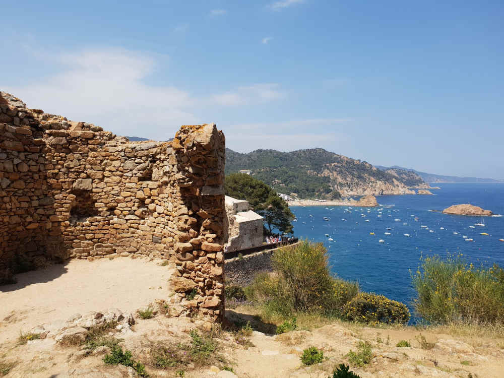 tossa de mar village patrimoine tourisme